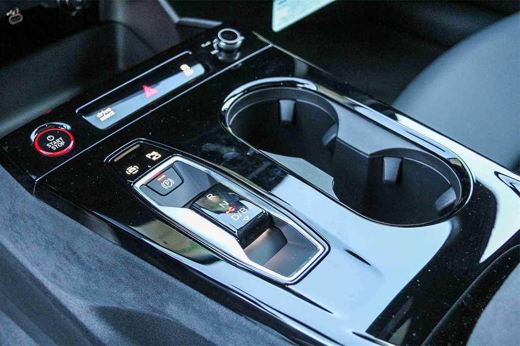 Thumbnail: 2025 Audi e-tron S - 20