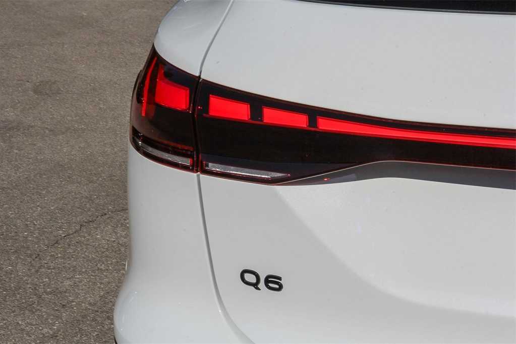 Thumbnail: 2025 Audi Q6 e-tron - 11