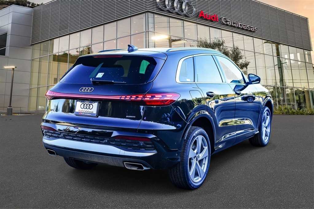 Thumbnail: 2025 Audi Q5 - 4