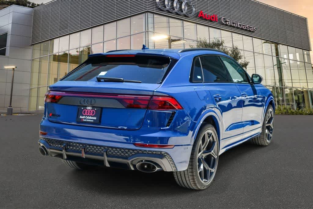 Thumbnail: 2026 Audi RS Q8 - 4