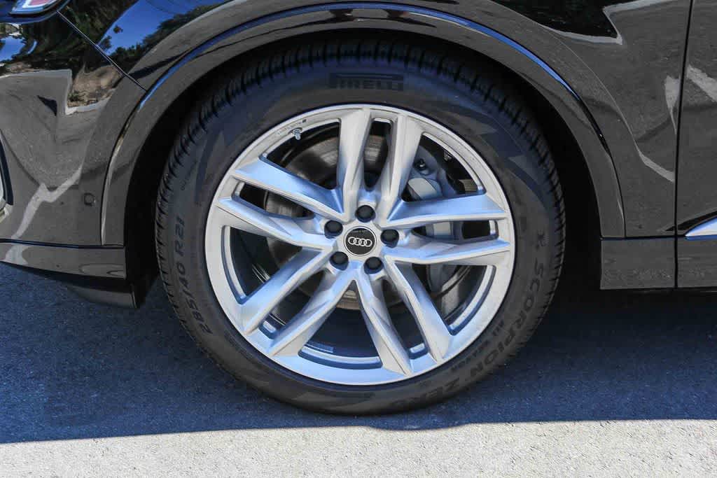 Thumbnail: 2025 Audi Q7 - 9