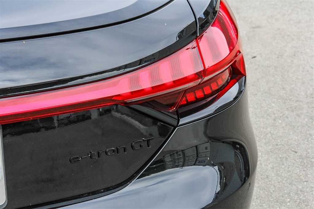 Thumbnail: 2026 Audi e-tron GT - 11
