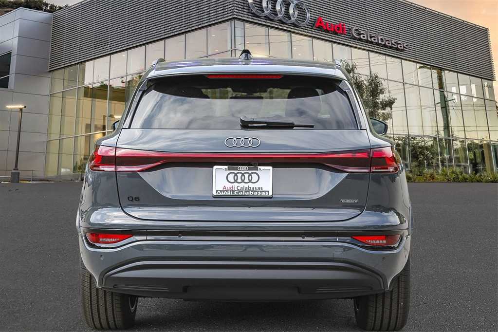 Thumbnail: 2025 Audi Q6 e-tron - 5