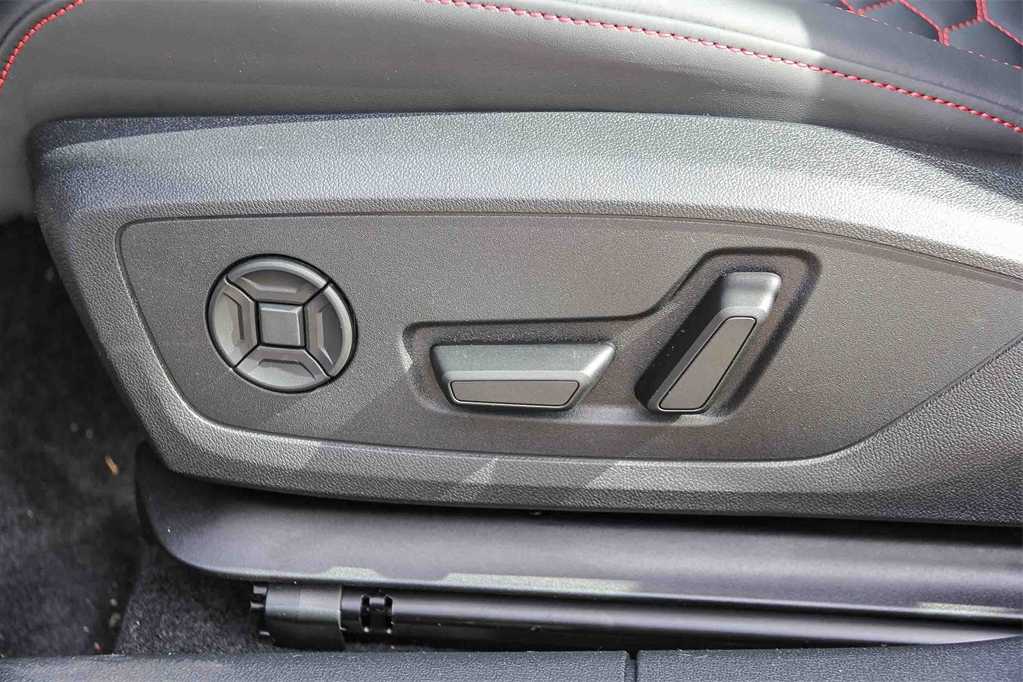 Thumbnail: 2026 Audi RS 3 - 21