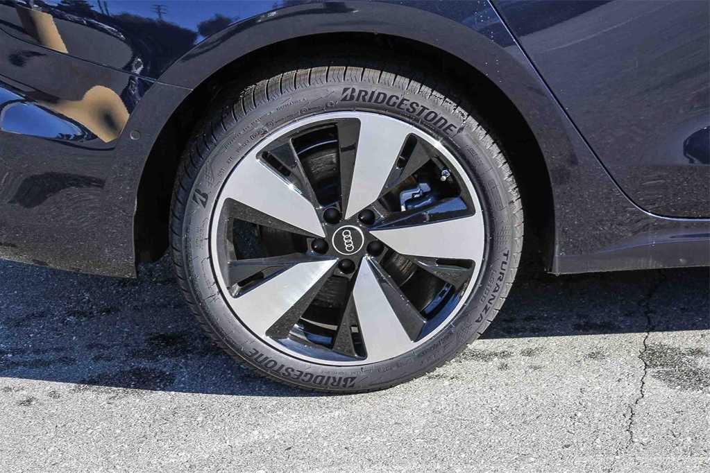 Thumbnail: 2025 Audi A5 - 10