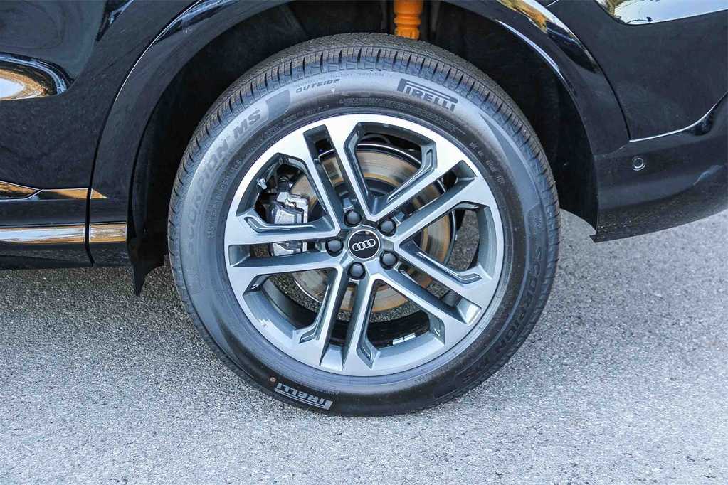 Thumbnail: 2025 Audi Q5 - 10