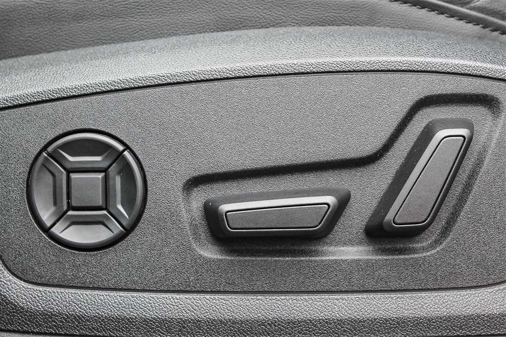 Thumbnail: 2022 Audi e-tron - 24