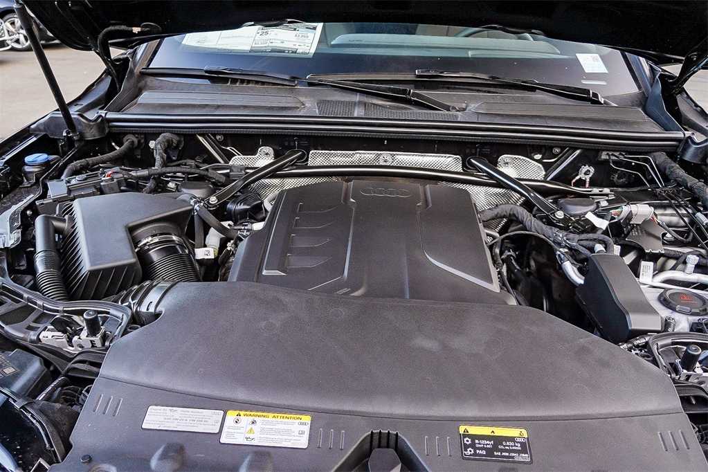 Thumbnail: 2025 Audi Q5 - 30