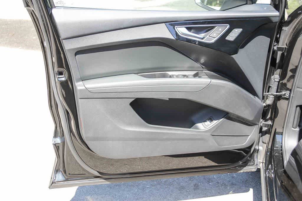 Thumbnail: 2023 Audi Q4 e-tron - 22