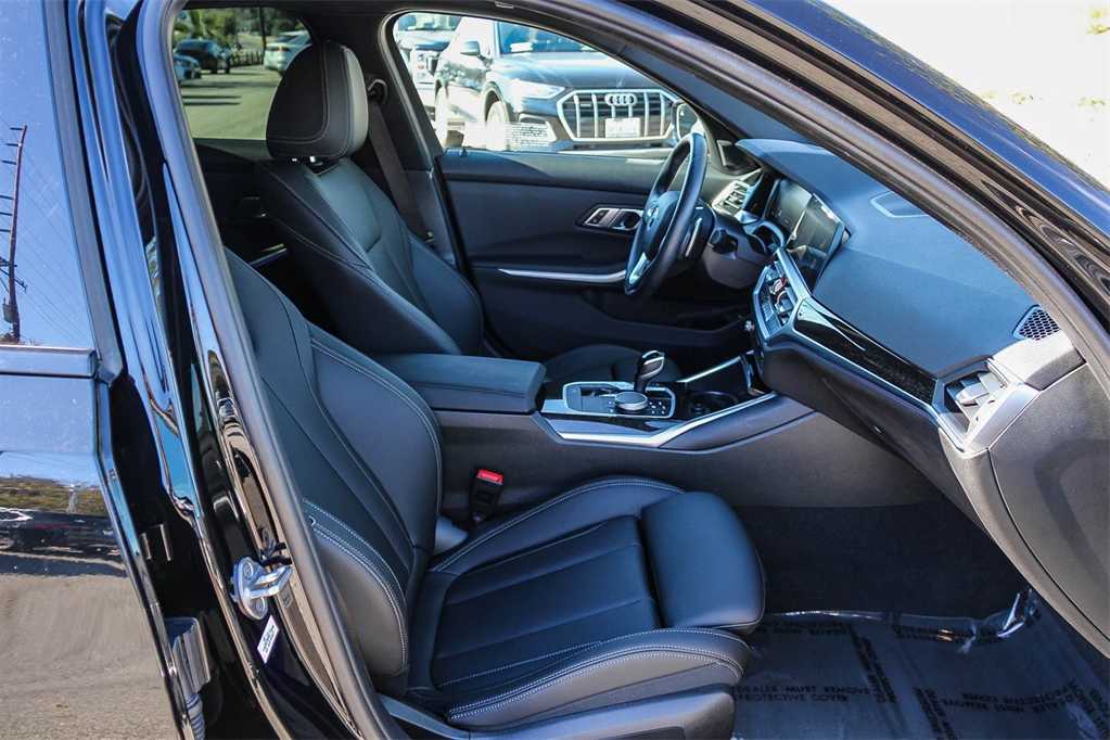 Thumbnail: 2022 BMW 3 Series - 17