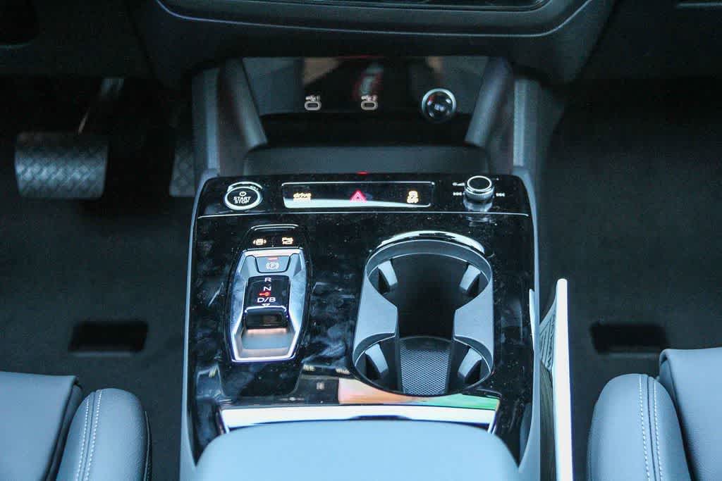 Thumbnail: 2025 Audi e-tron S - 14