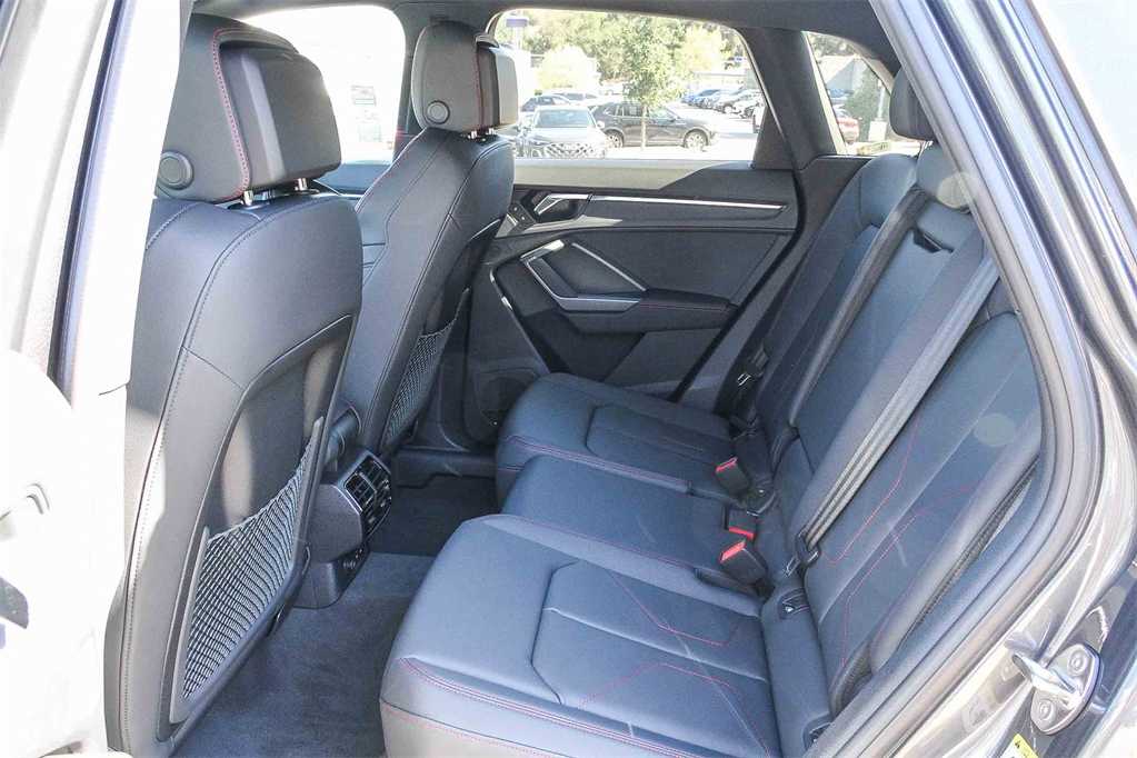 Thumbnail: 2025 Audi Q3 - 17