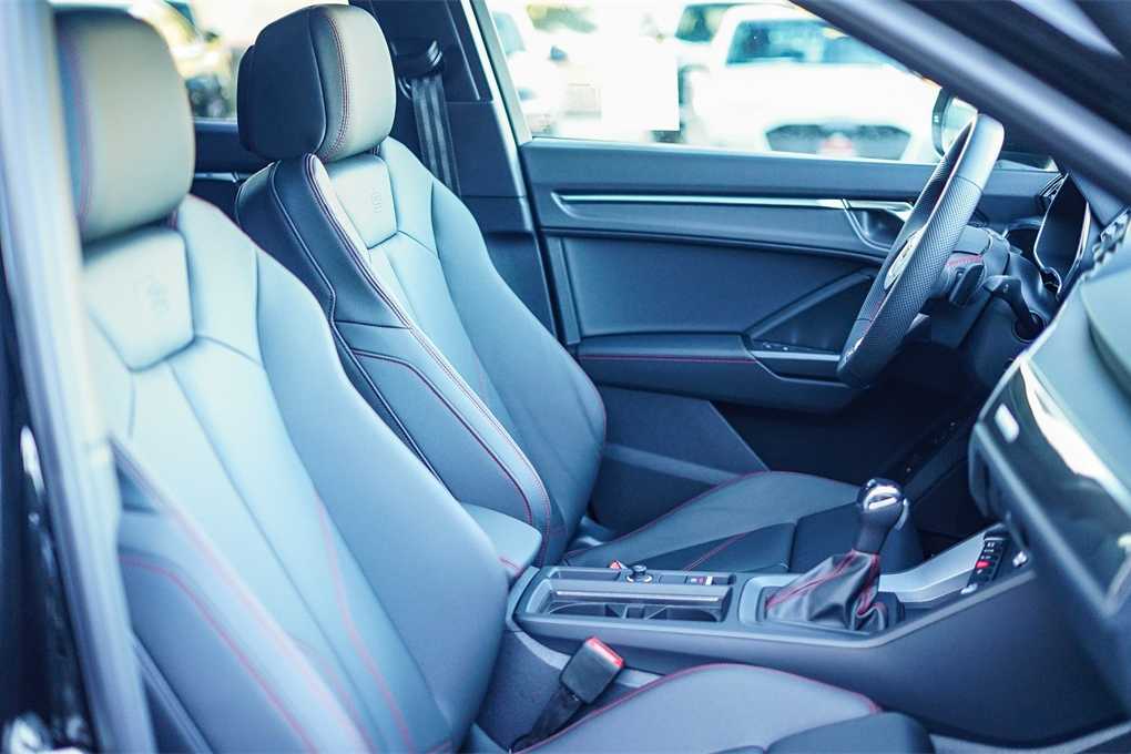 Thumbnail: 2025 Audi Q3 - 16