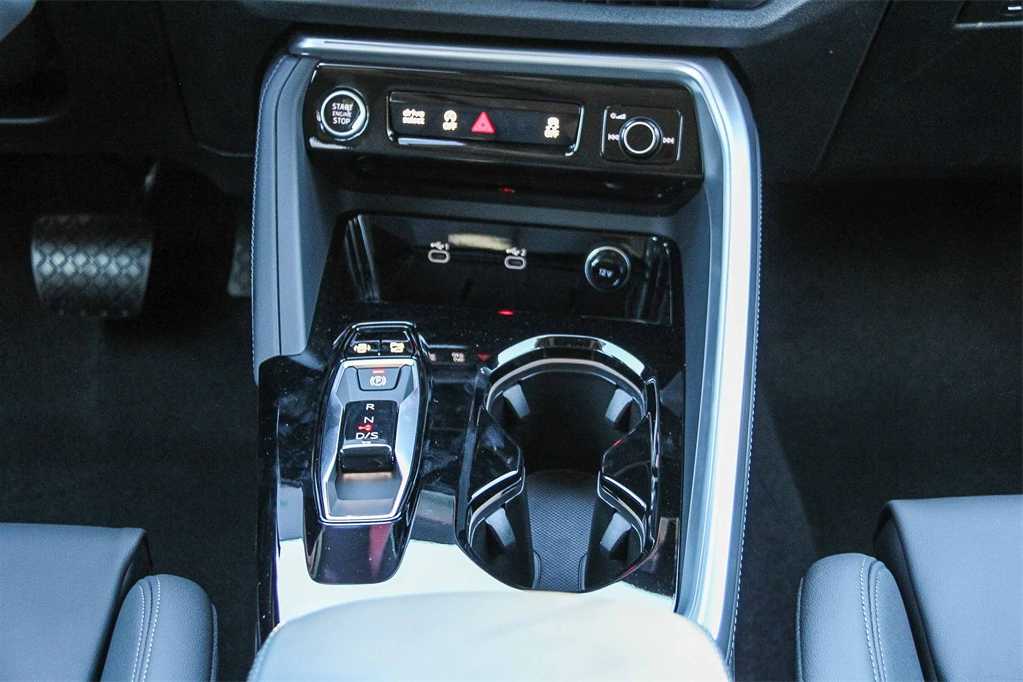 Thumbnail: 2025 Audi Q5 - 14