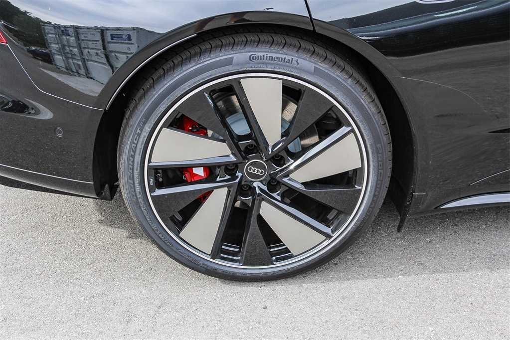 Thumbnail: 2026 Audi e-tron GT - 10