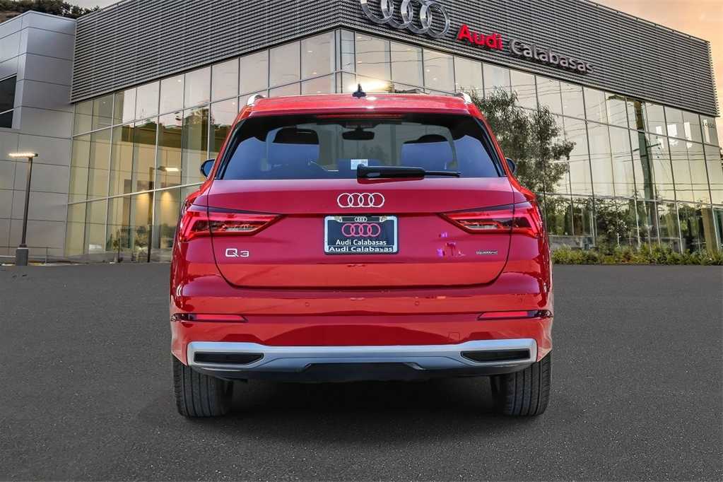 Thumbnail: 2022 Audi Q3 - 3