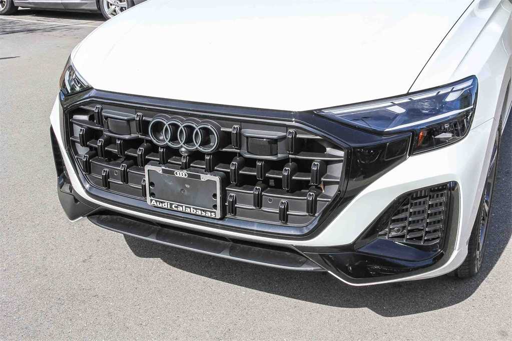 Thumbnail: 2026 Audi Q8 - 8