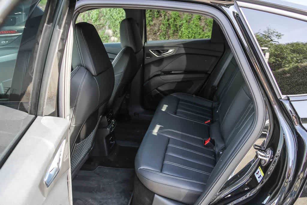 Thumbnail: 2025 Audi Q4 e-tron - 17