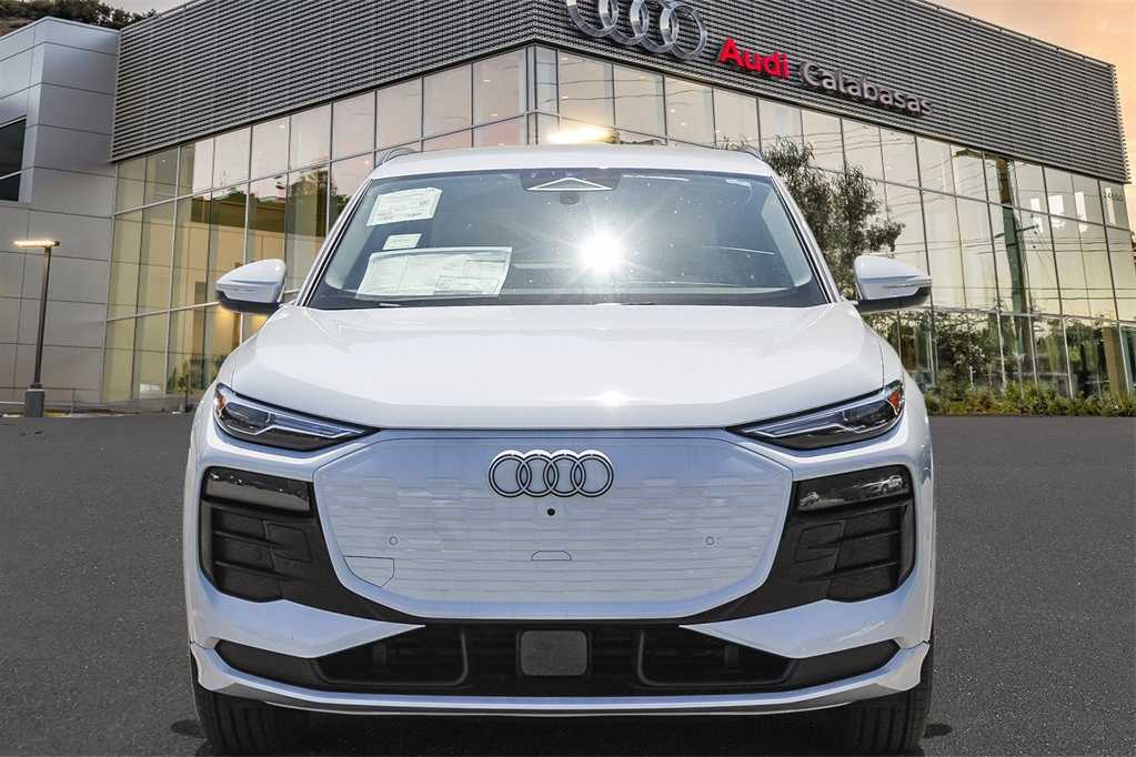 2025 Audi Q6 E-tron Premium photo 2