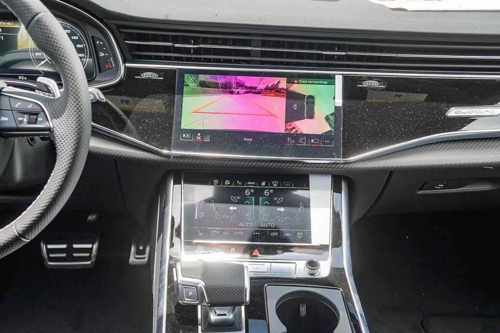 Thumbnail: 2026 Audi RS Q8 - 13