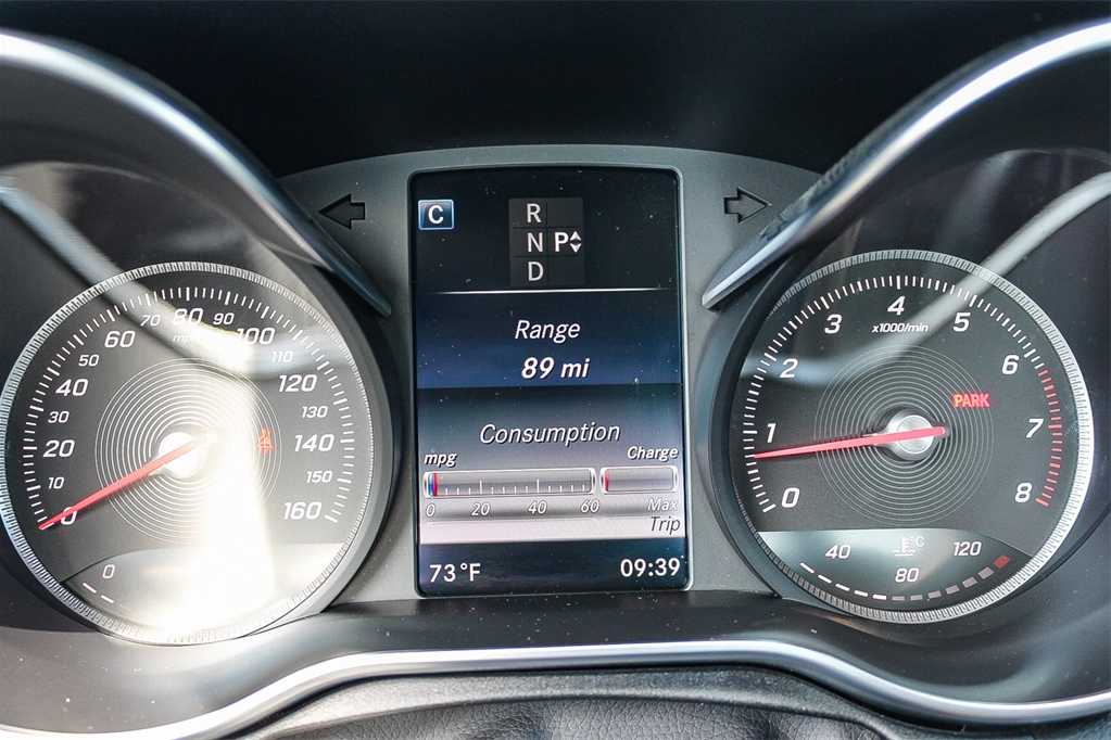 Thumbnail: 2016 Mercedes-Benz C-Class - 25