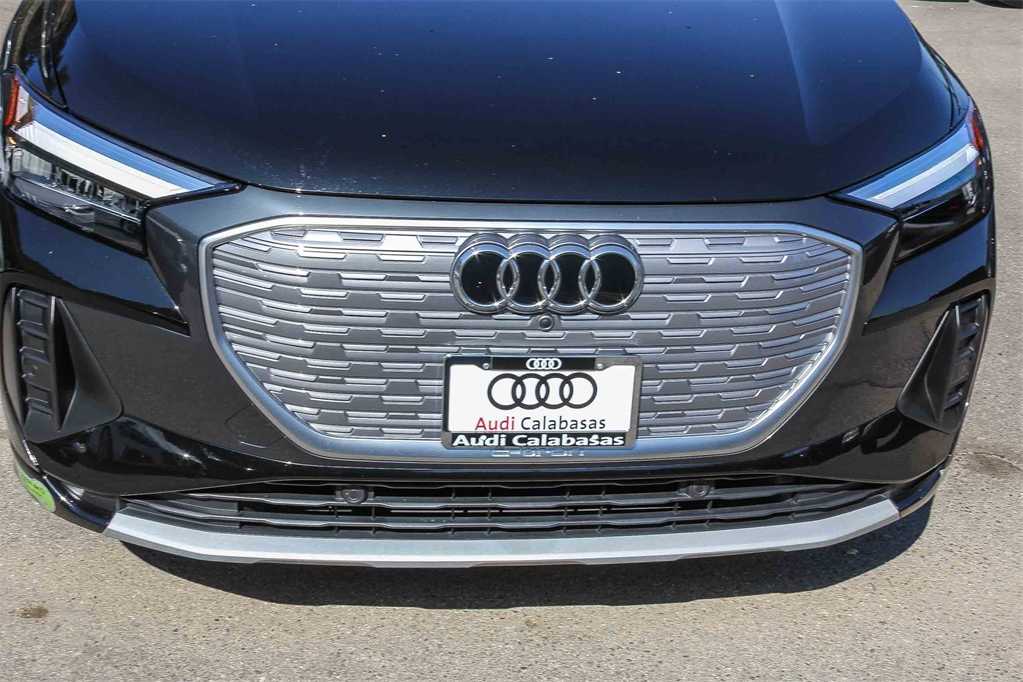 Thumbnail: 2023 Audi Q4 e-tron - 8