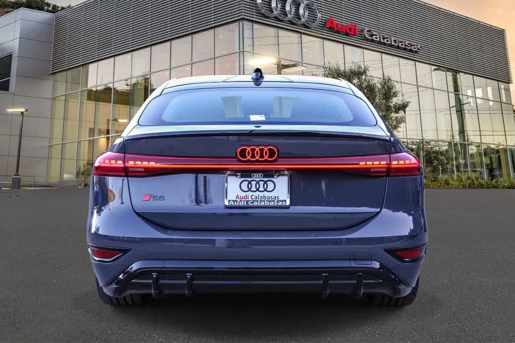 Thumbnail: 2025 Audi e-tron S - 3