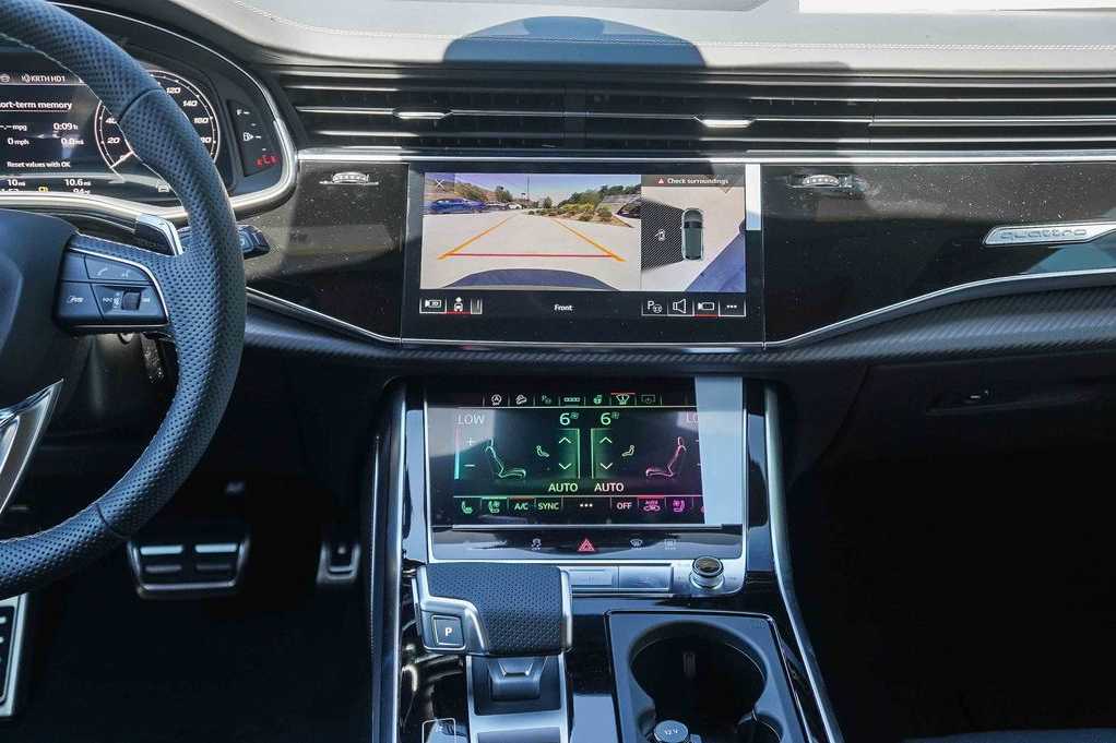 Thumbnail: 2026 Audi RS Q8 - 13