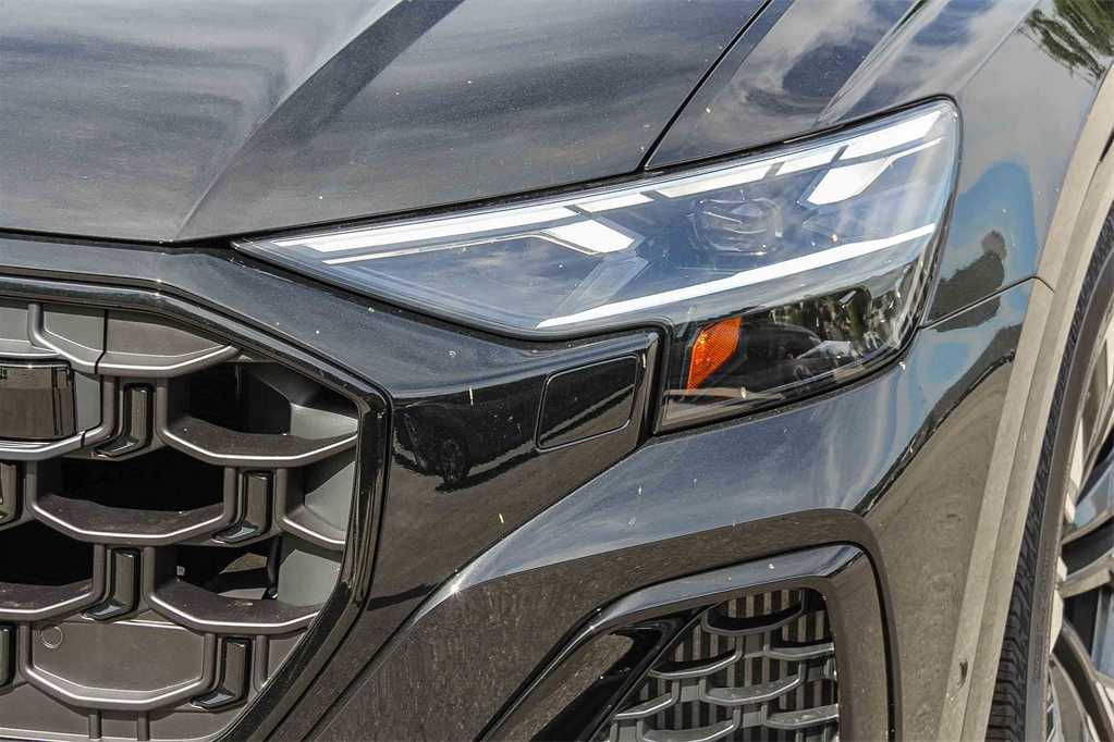 Thumbnail: 2026 Audi Q8 - 7