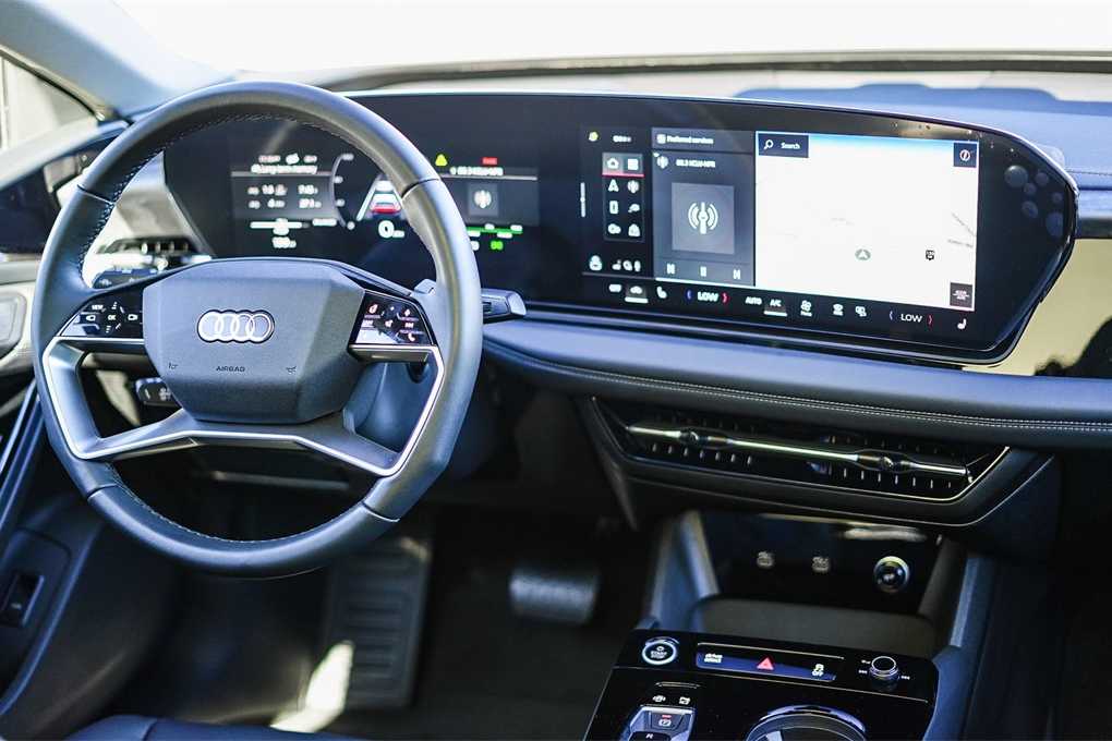 Thumbnail: 2025 Audi e-tron S - 12