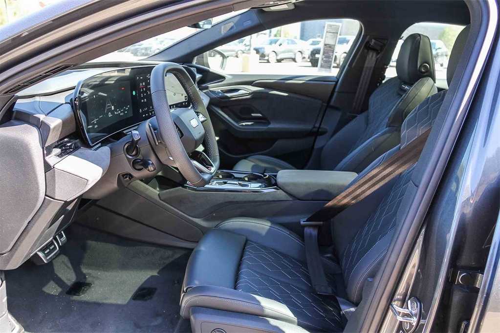 Thumbnail: 2025 Audi e-tron S - 20