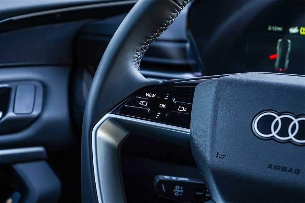 Thumbnail: 2025 Audi Q5 - 16