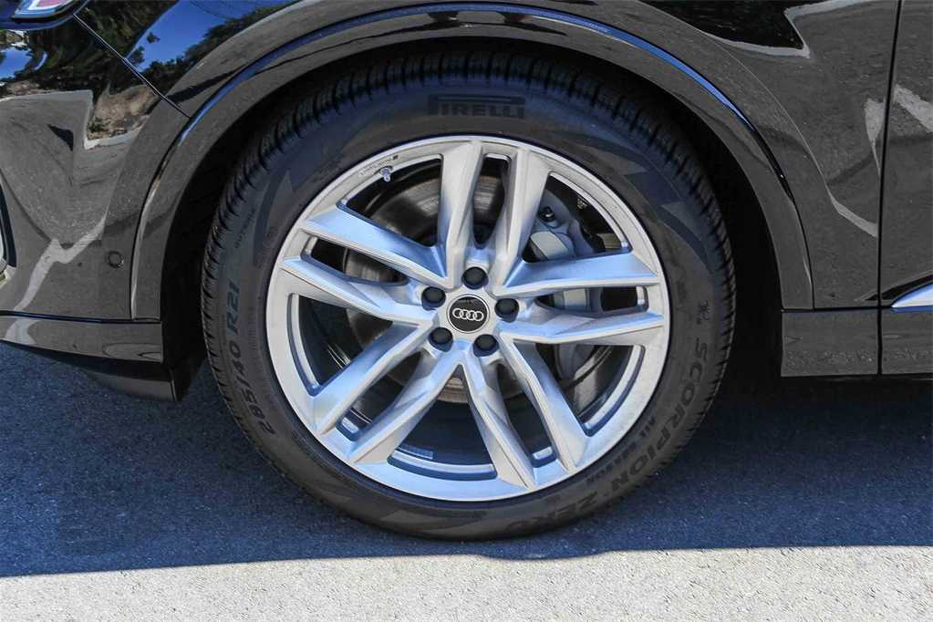 Thumbnail: 2025 Audi Q7 - 9