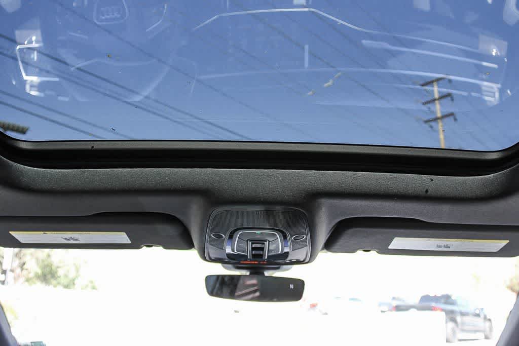 Thumbnail: 2026 Audi Q8 - 12