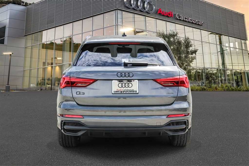 Thumbnail: 2025 Audi Q3 - 3