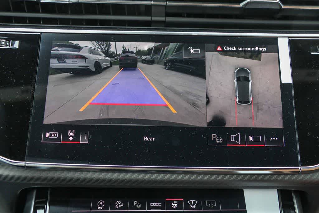 Thumbnail: 2026 Audi RS Q8 - 23