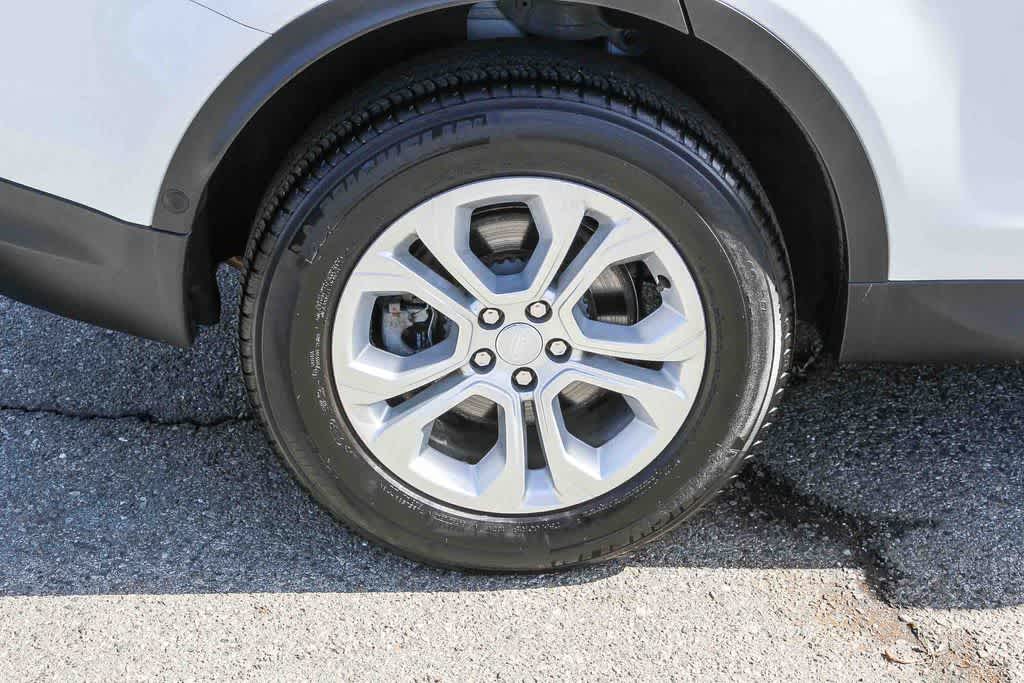 Thumbnail: 2021 Land Rover Discovery Sport - 10