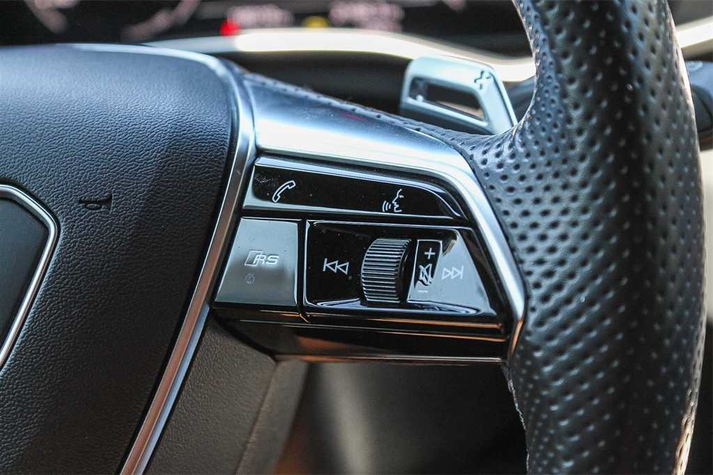 Thumbnail: 2022 Audi RS 6 - 17