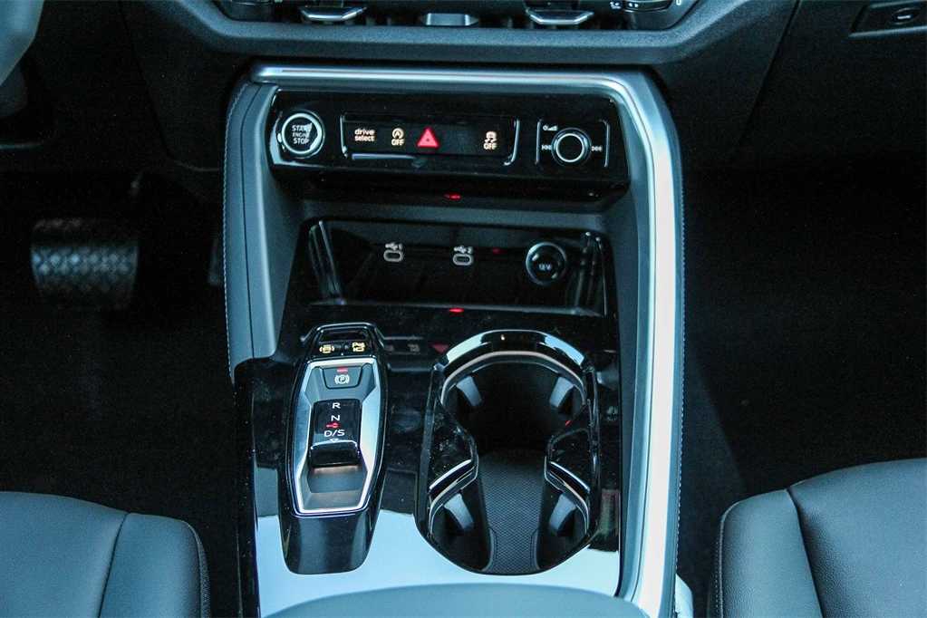 Thumbnail: 2025 Audi Q5 - 14