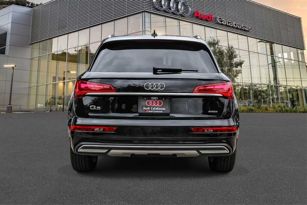 Thumbnail: 2023 Audi Q5 - 3