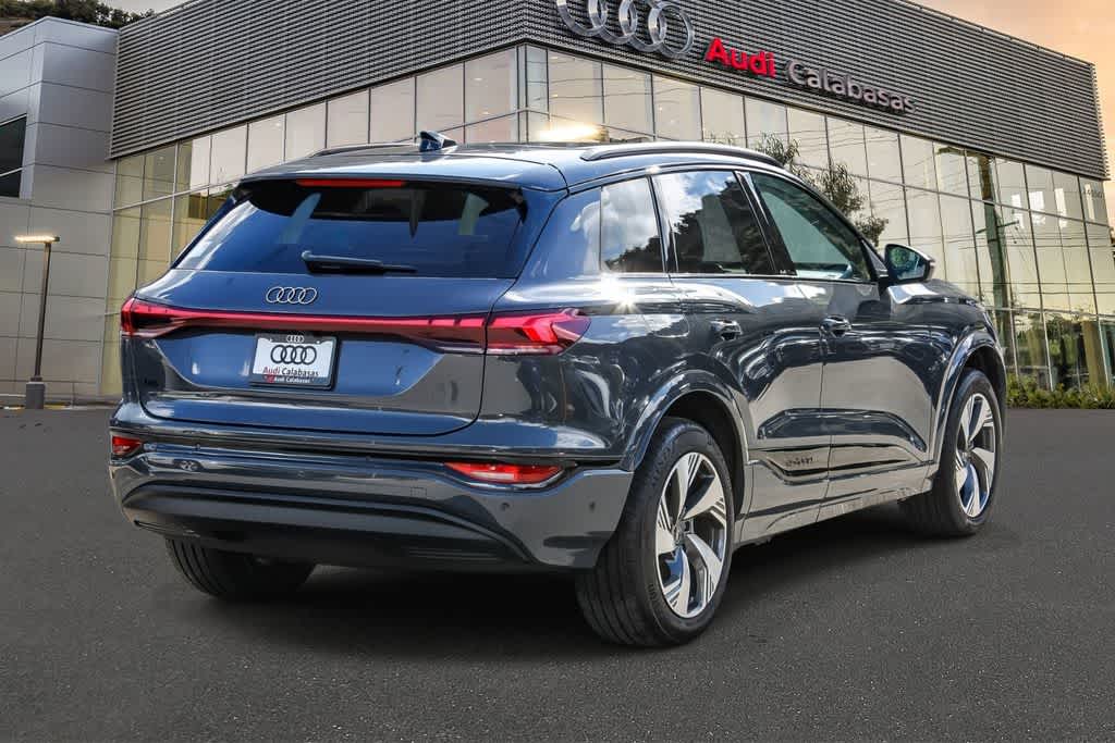 Thumbnail: 2025 Audi Q6 e-tron - 4