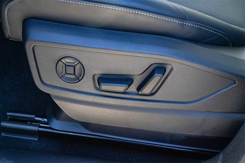 Thumbnail: 2025 Audi Q5 - 24