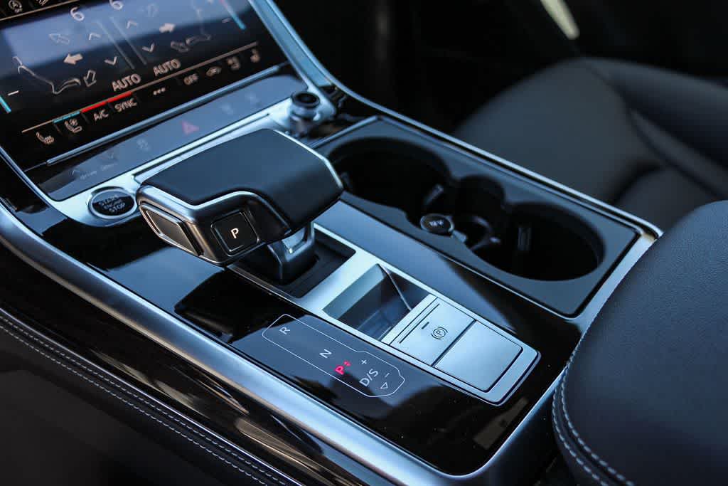 Thumbnail: 2026 Audi Q8 - 20