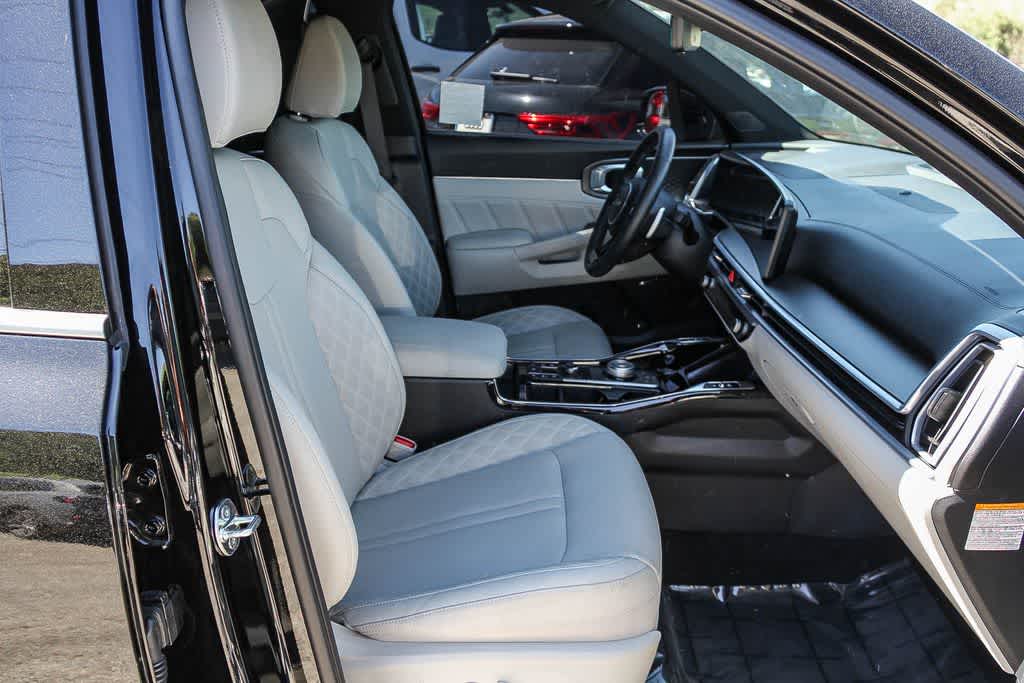 Thumbnail: 2025 Kia Sorento - 19