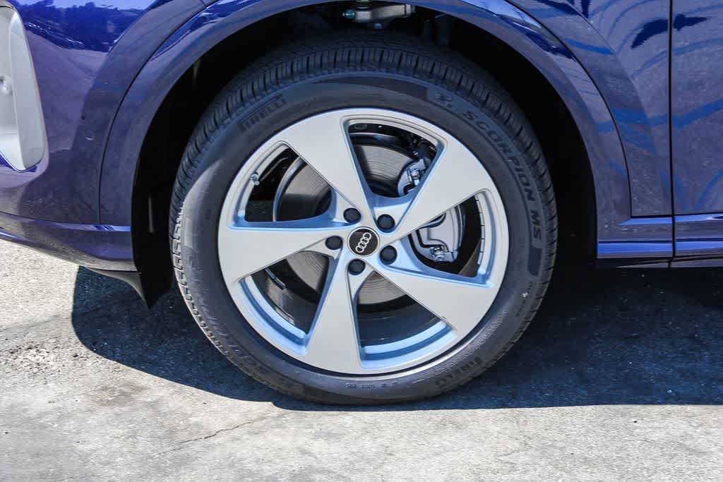 Thumbnail: 2025 Audi Q5 - 9