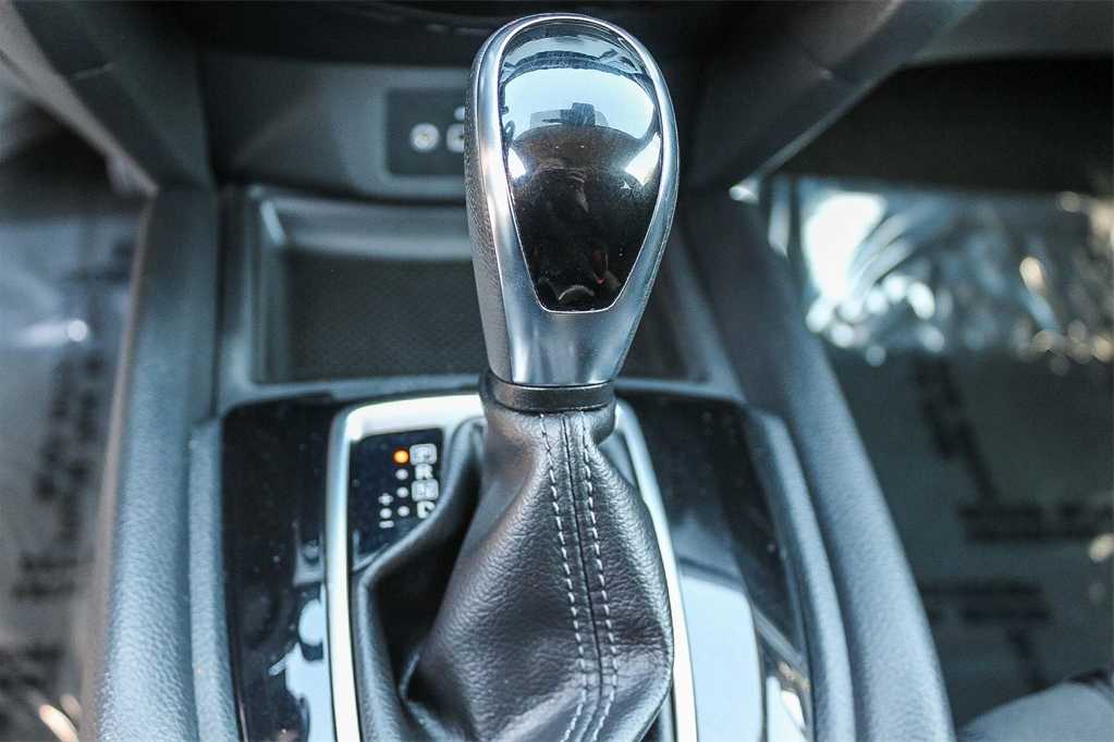 Thumbnail: 2020 Nissan Rogue - 21