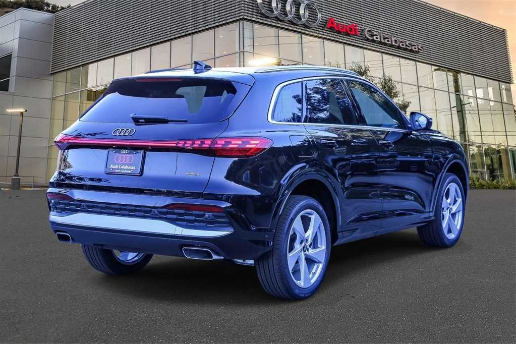 Thumbnail: 2025 Audi Q5 - 4
