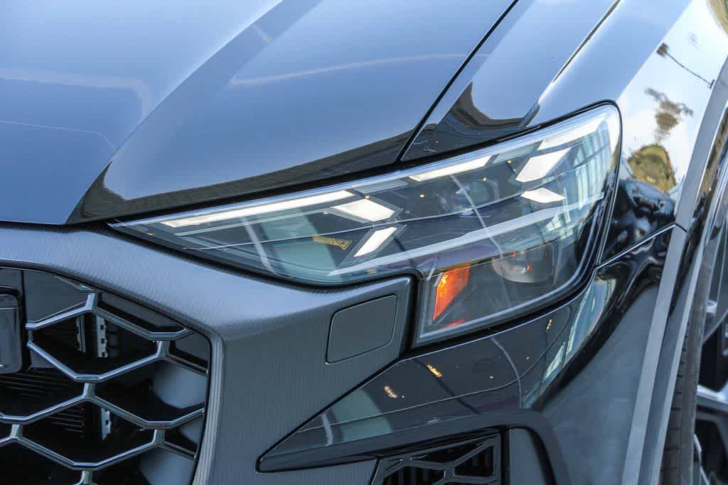 Thumbnail: 2026 Audi RS Q8 - 7