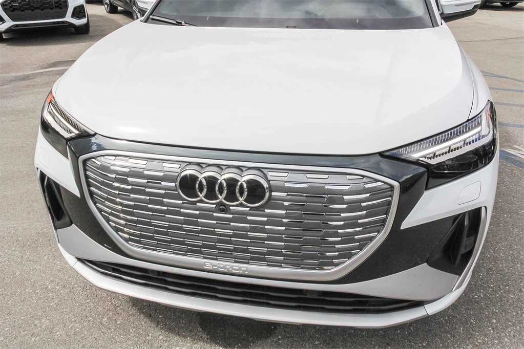 Thumbnail: 2023 Audi Q4 e-tron - 8