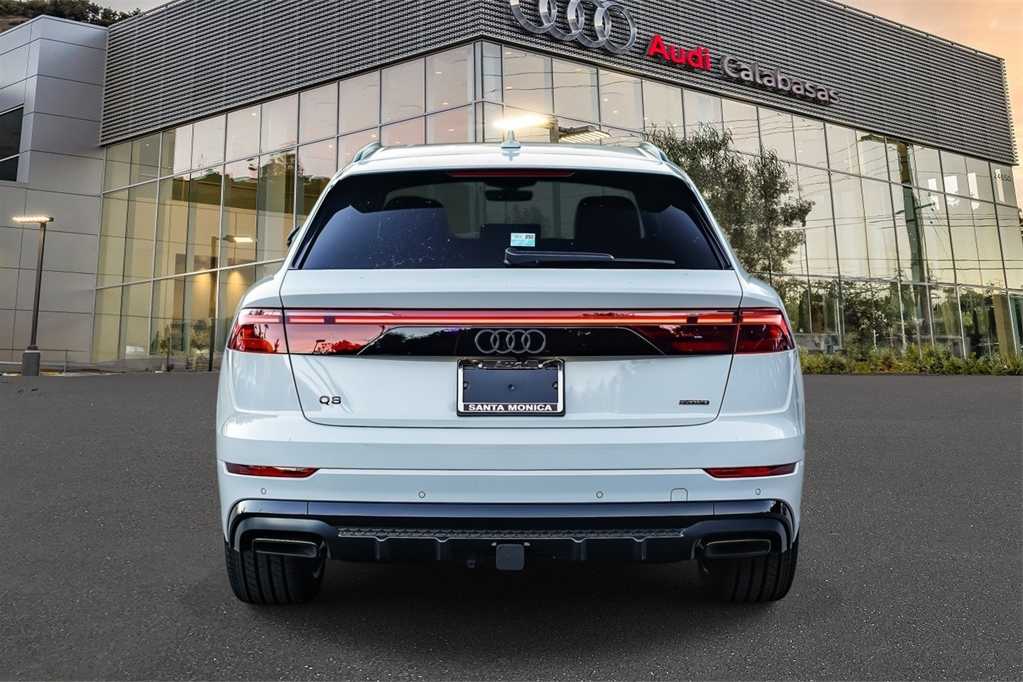 Thumbnail: 2026 Audi Q8 - 3